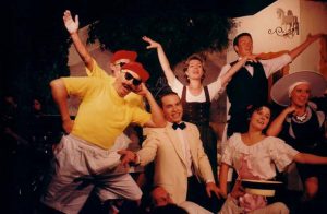 Im Weißen Rössl · Theater im Landhauskeller Klagenfurt, 1996 · mit Reinhard Blaschitz, Karl Tresdner, Claus-Peter Grobis, Petra Kreuzer, Franz Bacher, Sonja Spreitzer und Maria Lassl · Photo by Theater im Landhauskeller